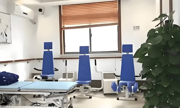 媚权